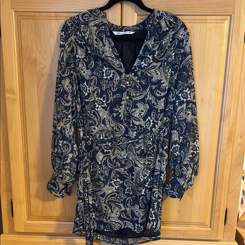 Zara Navy and Beige Paisley Dress. Size medium.